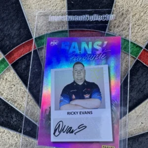 Ricky Evans hivatalos aláírt, sorszámozott (56/80) gyűjtői kártya - Panini PDC World Championship of Darts 2026